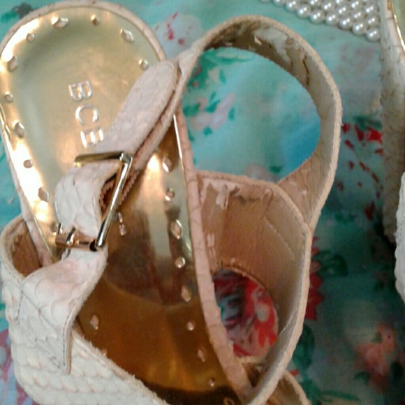 SALE! BCB Girls Wedge Platform Shoes - Picture 3 of 4